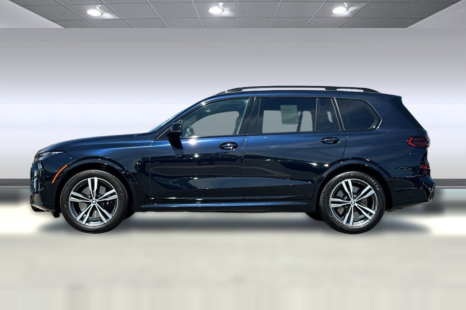 Used 2026 BMW X7 M60i AWD/4WD image 2