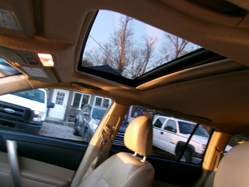 Used 2013 Toyota Highlander SE image 12