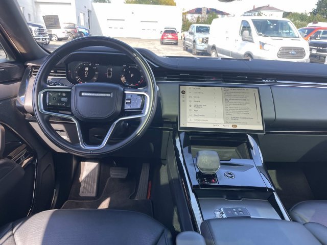 Used 2025 Land Rover Range Rover Sport SE AWD/4WD image 17