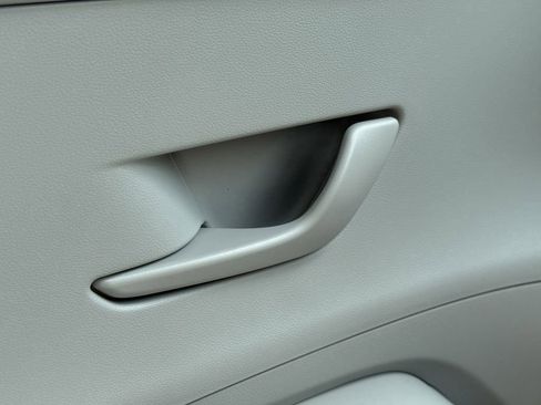 New 2025 Hyundai Kona SE image 25