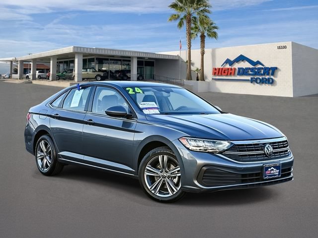 Used 2024 Volkswagen Jetta SE FWD image 1