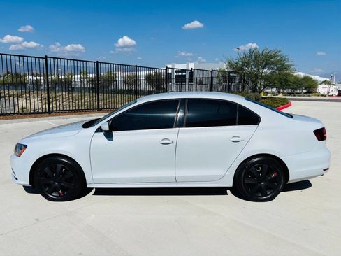 Used 2017 Volkswagen Jetta S image 5