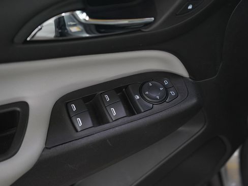 Used 2024 Chevrolet Equinox LS w/ LS Convenience Package AWD/4WD image 19