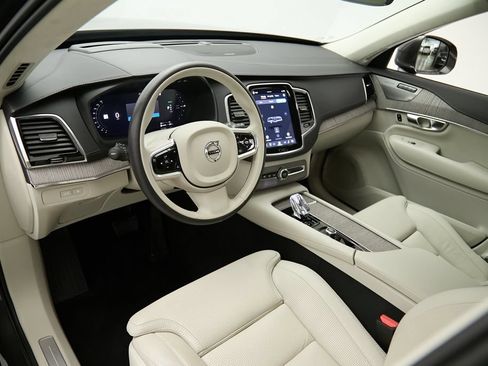 Certified 2024 Volvo XC90 T8 Ultimate AWD/4WD image 12