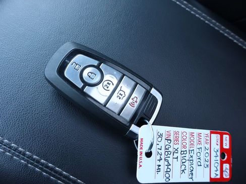 Used 2023 Ford Explorer XLT w/ Equipment Group 202A AWD/4WD image 37