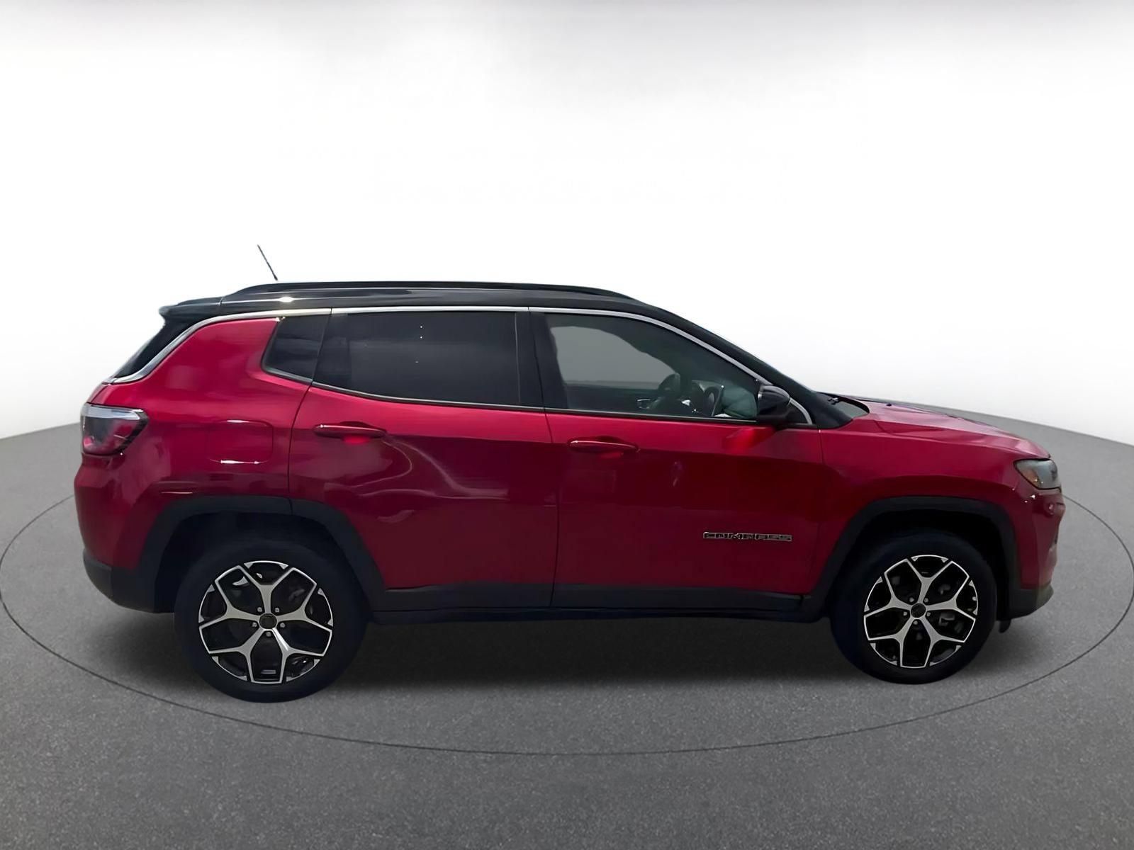 Used 2025 Jeep Compass Limited AWD/4WD image 15