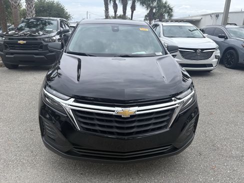 Used 2023 Chevrolet Equinox LS w/ Driver Confidence II Package FWD image 2