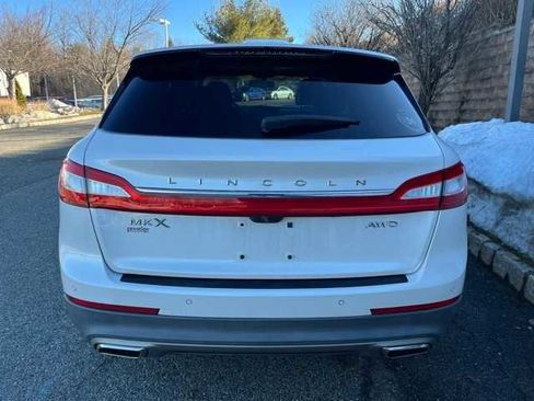 Used 2016 Lincoln MKX Reserve w/ Cargo Accessories Package image 5