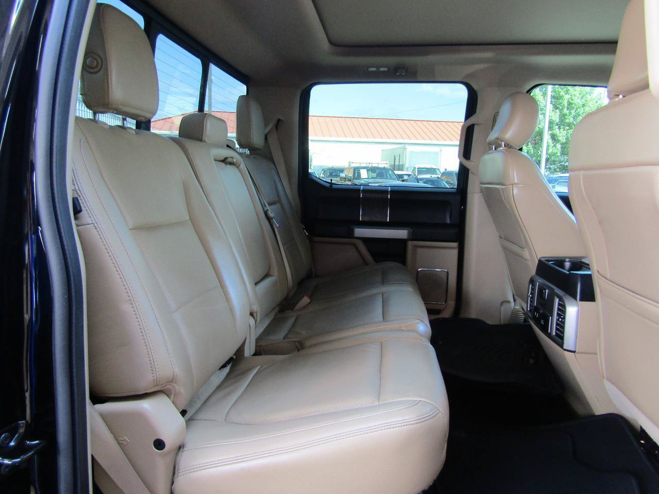 Used 2017 Ford F250 Lariat w/ Lariat Ultimate Package AWD/4WD image 13