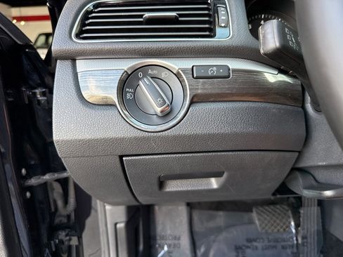 Used 2018 Volkswagen Passat 2.0T SE w/ SE Lighting Package image 25