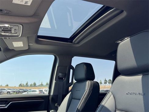 New 2026 GMC Sierra 2500 Denali w/ Denali Reserve Package image 25