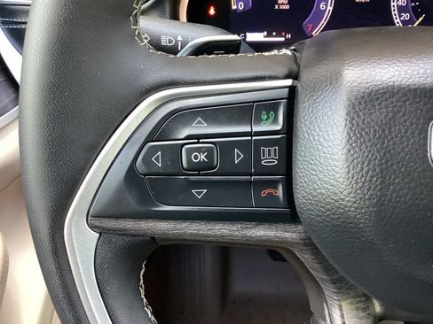 Used 2025 Jeep Grand Cherokee Limited w/ Luxury Tech Group II AWD/4WD image 53