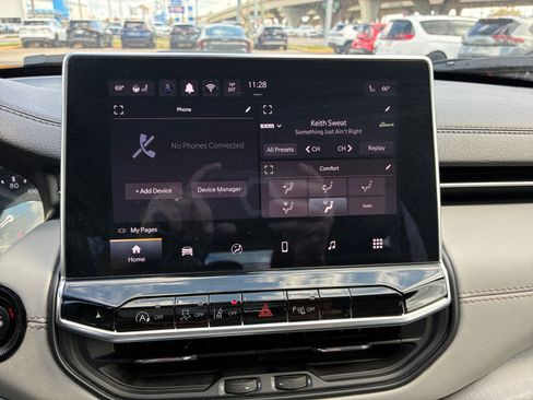 Used 2025 Jeep Compass Limited image 16