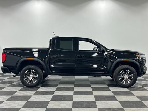 Used 2025 GMC Canyon AT4 AWD/4WD image 10
