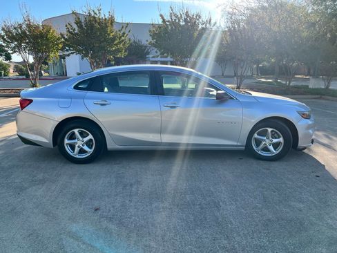 Used 2017 Chevrolet Malibu LS w/ LPO, Convenience Package 2 image 4