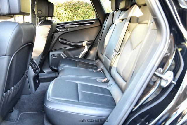 Used 2021 Porsche Macan AWD/4WD image 29