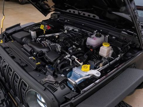 Used 2025 Jeep Gladiator Rubicon w/ Safety Group image 87