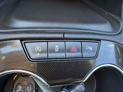 Used 2023 GMC Acadia AT4 image 29