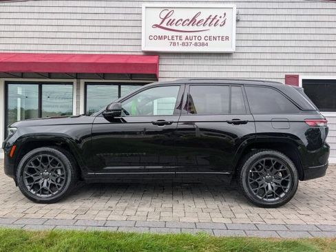 Used 2025 Jeep Grand Cherokee Summit w/ Obsidian Package AWD/4WD image 1