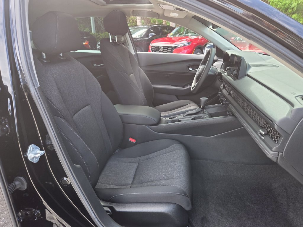 Used 2025 Honda Accord SE image 18