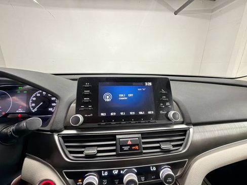 Used 2018 Honda Accord LX image 13
