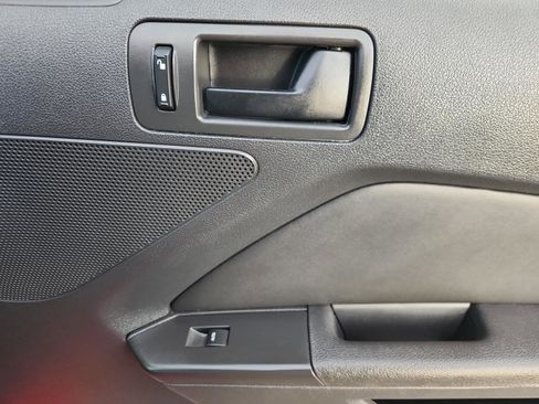 Used 2013 Ford Mustang Coupe image 20