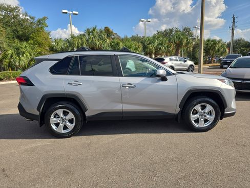 Used 2019 Toyota RAV4 XLE image 9