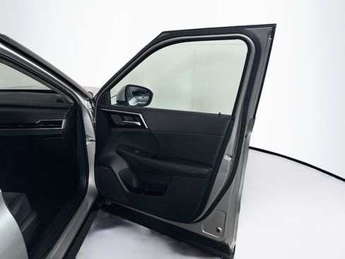 Used 2025 Mitsubishi Outlander SE image 35