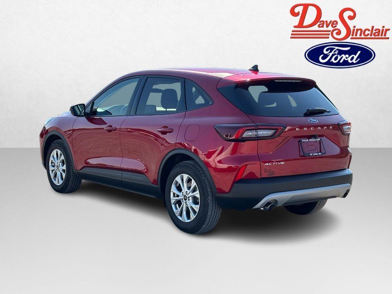 Used 2025 Ford Escape Active w/ Cold Weather Package FWD image 9