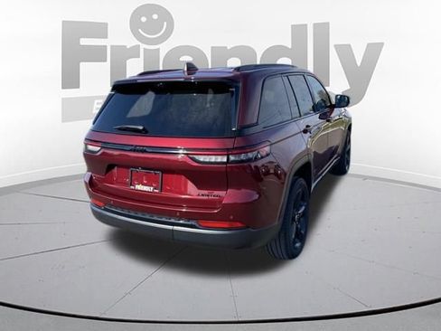 Used 2023 Jeep Grand Cherokee Limited w/ Luxury Tech Group II AWD/4WD image 5
