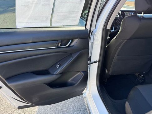 Used 2021 Honda Accord EX image 21