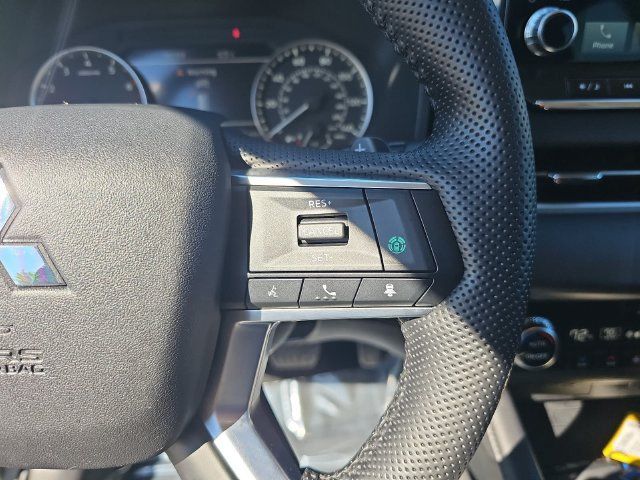 Used 2022 Mitsubishi Outlander SEL AWD/4WD image 21