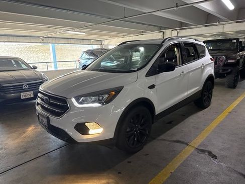 Used 2019 Ford Escape SE AWD/4WD image 1