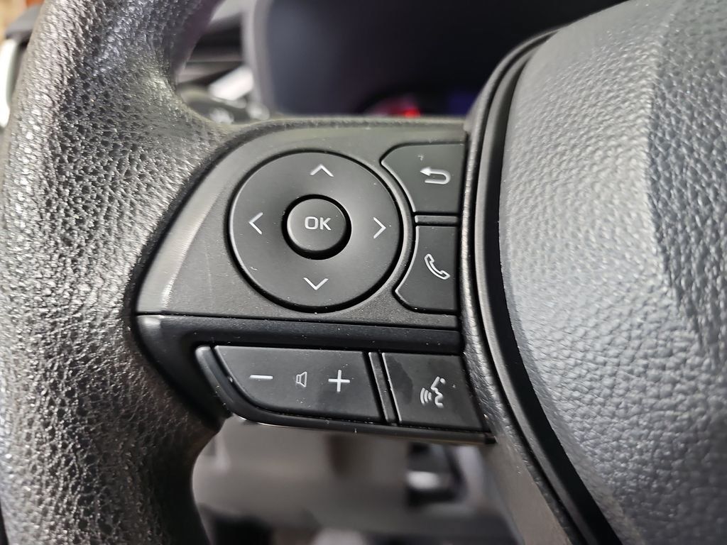 Used 2025 Toyota RAV4 XLE AWD/4WD image 19