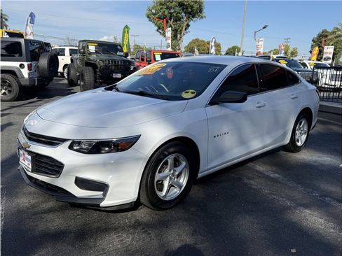 Used 2018 Chevrolet Malibu LS image 3