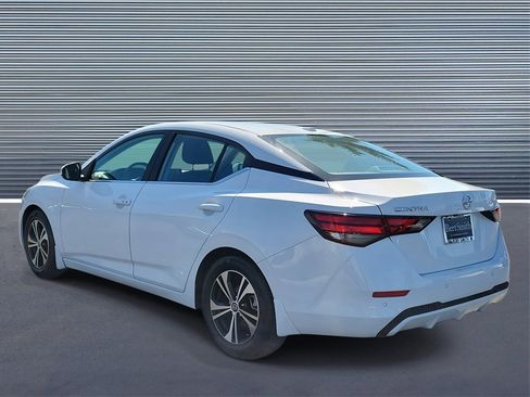 Used 2021 Nissan Sentra SV image 4