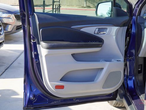 Used 2017 Honda Ridgeline RTS image 11