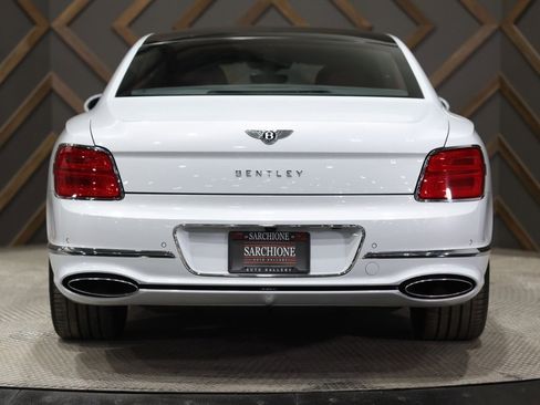 Used 2020 Bentley Flying Spur W12 image 12