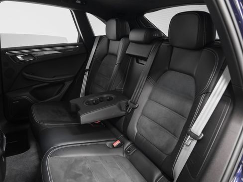 Certified 2024 Porsche Macan GTS w/ GTS Sport Package AWD/4WD image 52