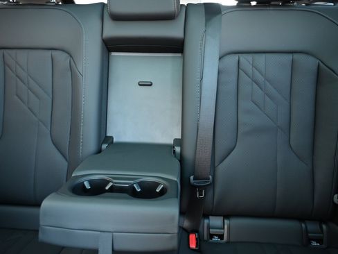 Used 2025 BMW X3 xDrive30i w/ Convenience Package image 11