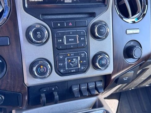 Used 2014 Ford F350 Lariat w/ Lariat Ultimate Package AWD/4WD image 33