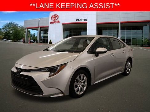 Used 2024 Toyota Corolla LE image 6