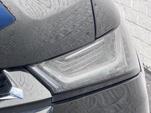 Used 2023 Chevrolet Traverse LS w/ Safety Package image 5