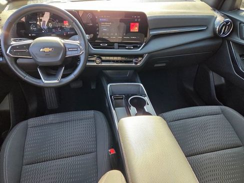 Used 2025 Chevrolet Equinox LT image 16