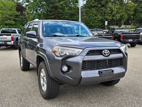 Used 2015 Toyota 4Runner SR5 AWD/4WD image 8