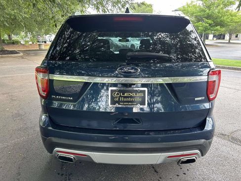 Used 2017 Ford Explorer Platinum AWD/4WD image 3