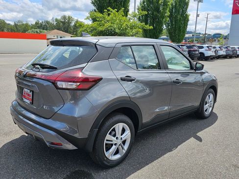 New 2025 Nissan Kicks Play S image 3