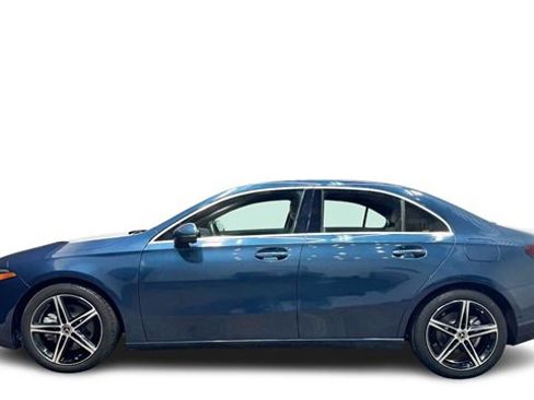 Used 2021 Mercedes-Benz A 220 A 220 image 1