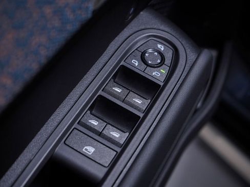 Used 2025 MINI Cooper Countryman SE w/ Comfort Package Max image 17