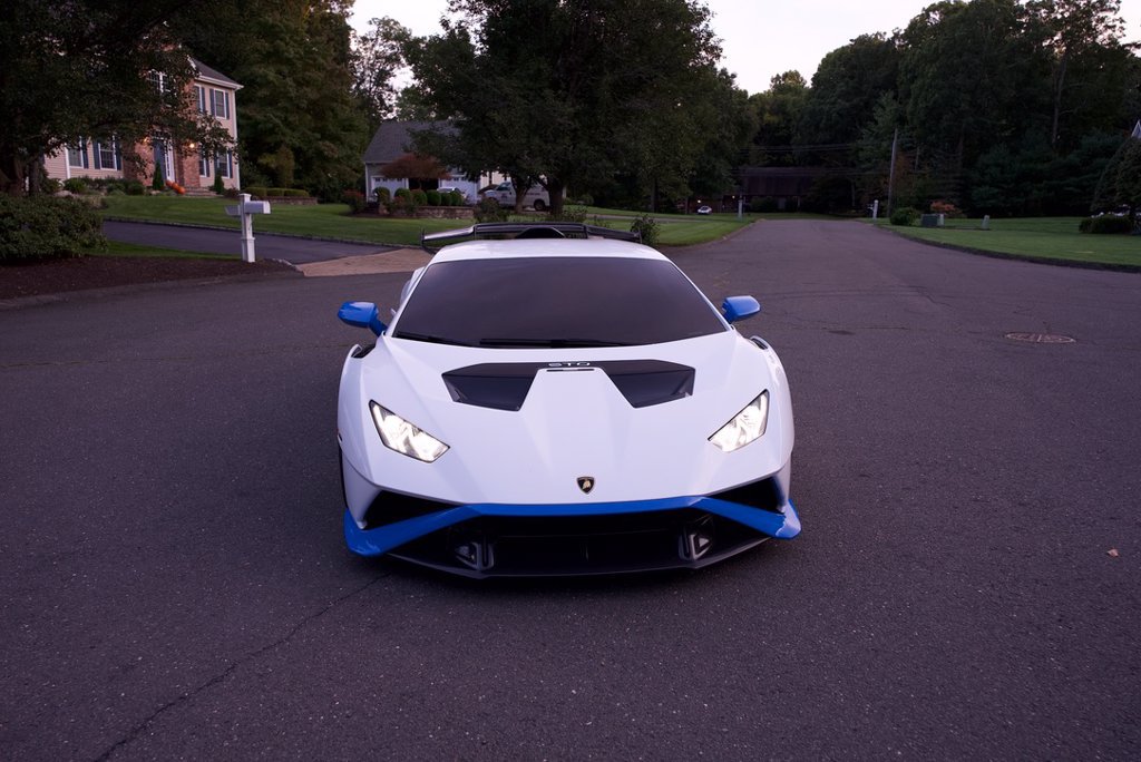 Used 2022 Lamborghini Huracan STO RWD image 4
